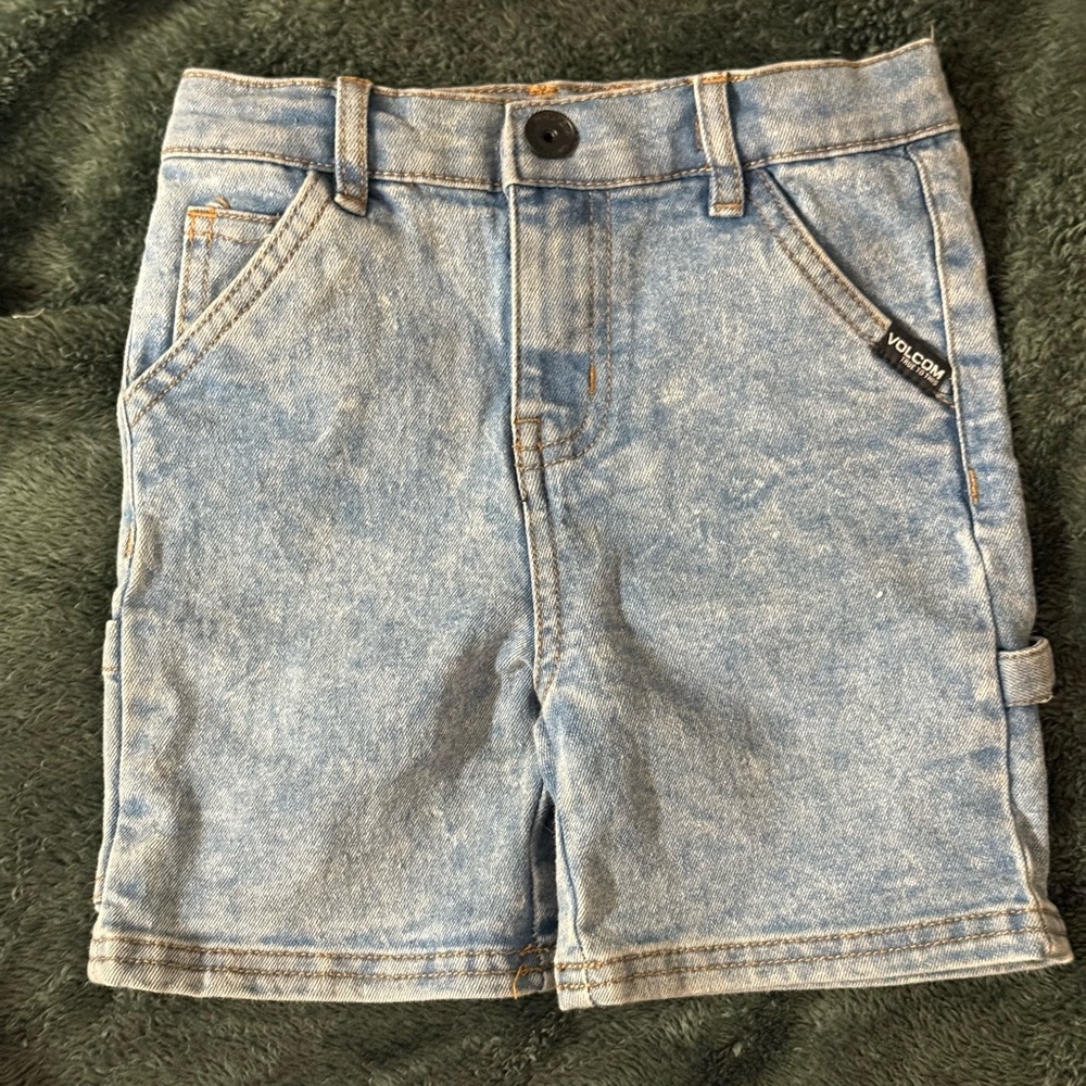VOLCOM JEAN SHORTS SIZE 4T BOYS